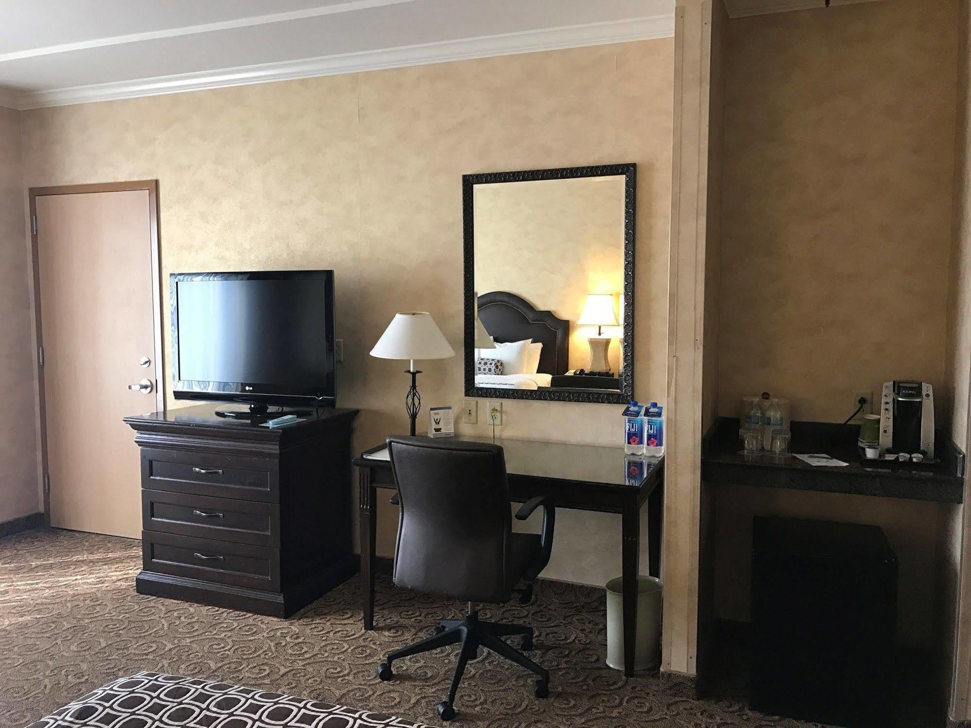 Delta Hotels By Marriott Anaheim Garden Grove Eksteriør billede