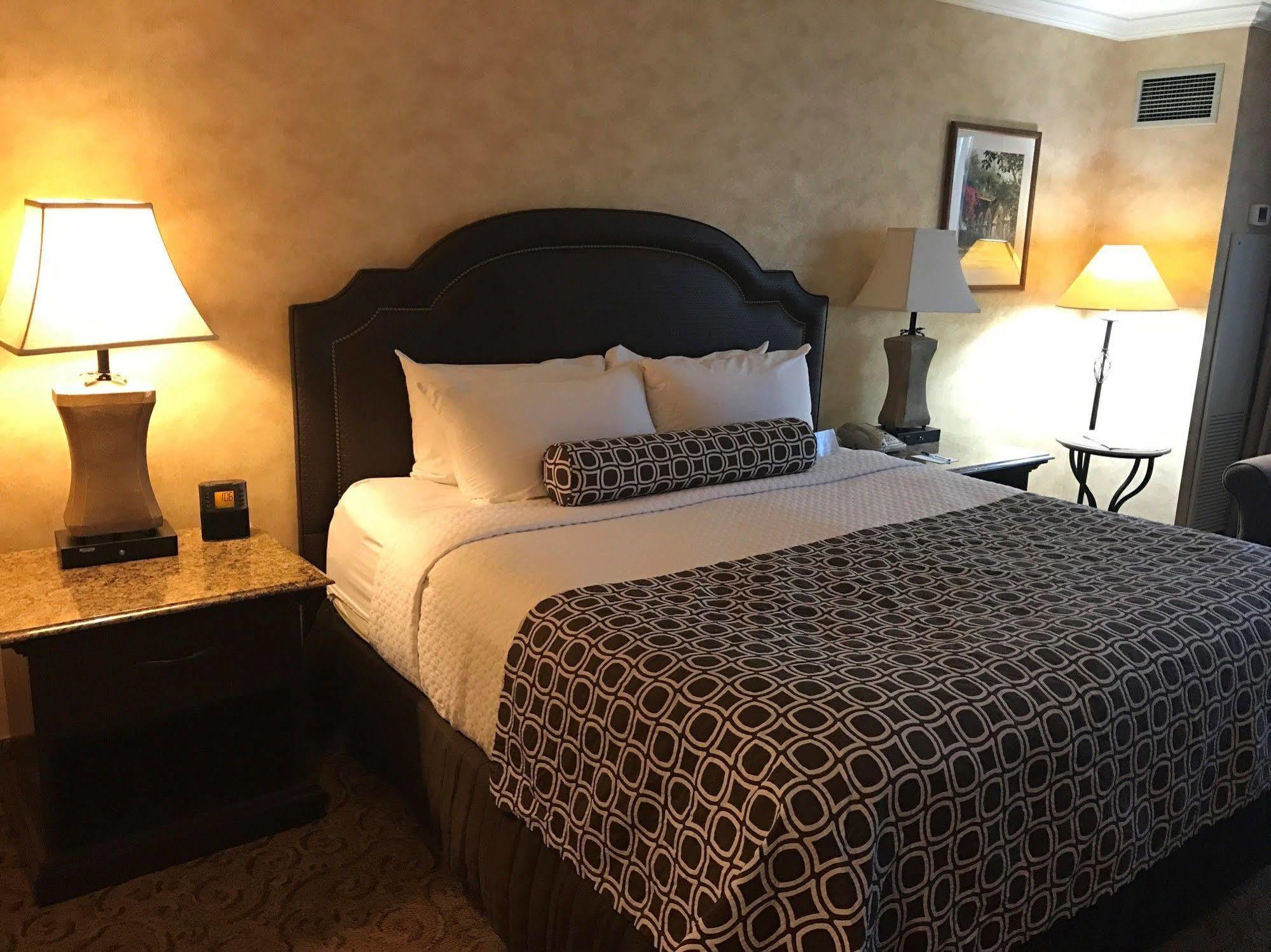 Delta Hotels By Marriott Anaheim Garden Grove Eksteriør billede
